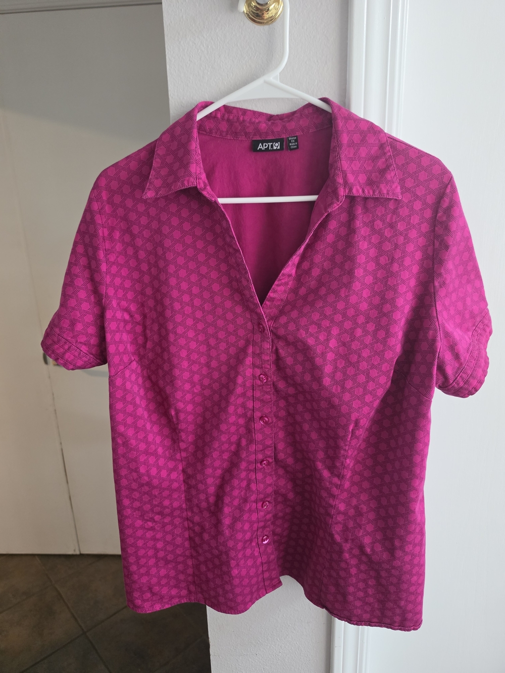Apt. 9 Women's Short-Sleeve Button-Down Shirt in Magenta 1x